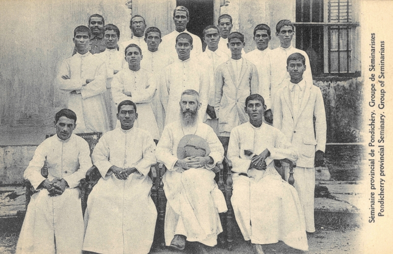 07-18 - Pondichery - groupe de seminaristes